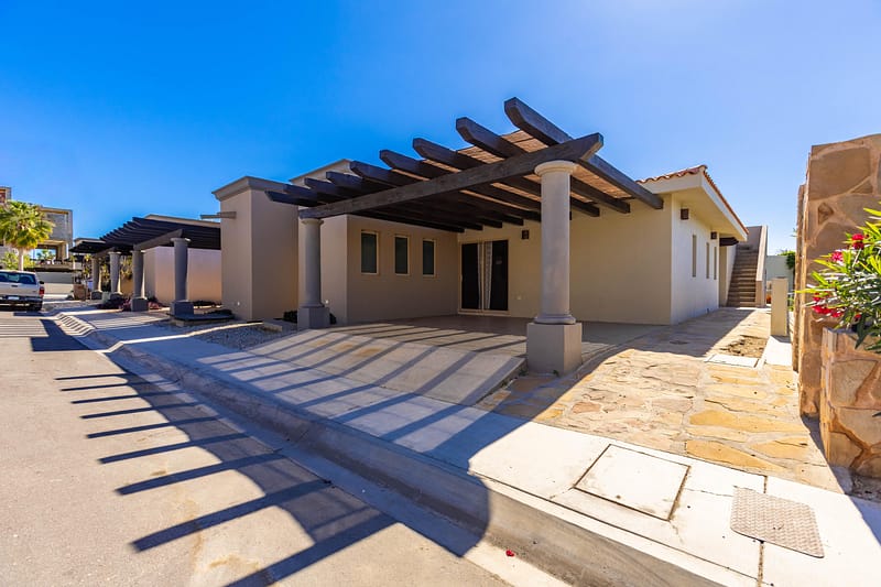 Single Level Corner Home